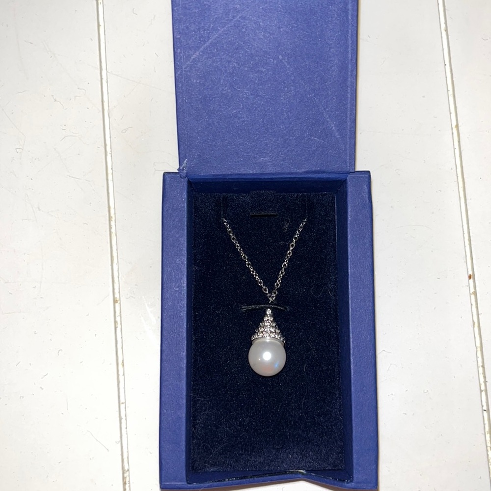 REAL NEVER WORN SWAROVSKI pearl diamond necklace with box